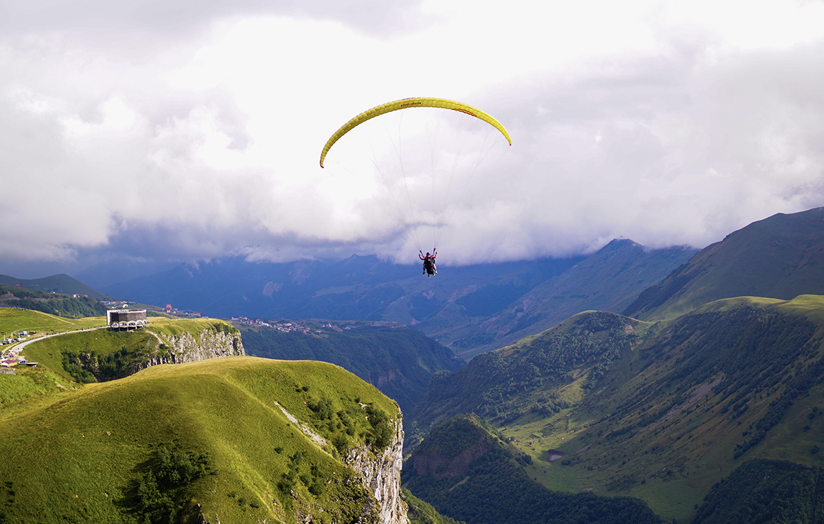 paragliding in gudauri